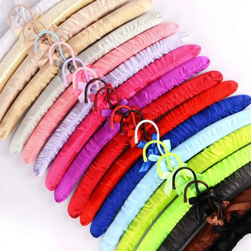 Cintre pour étendoir à linge satin rembourré