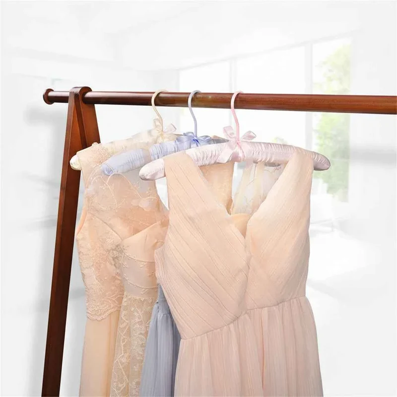 Cintre pour étendoir à linge satin rembourré