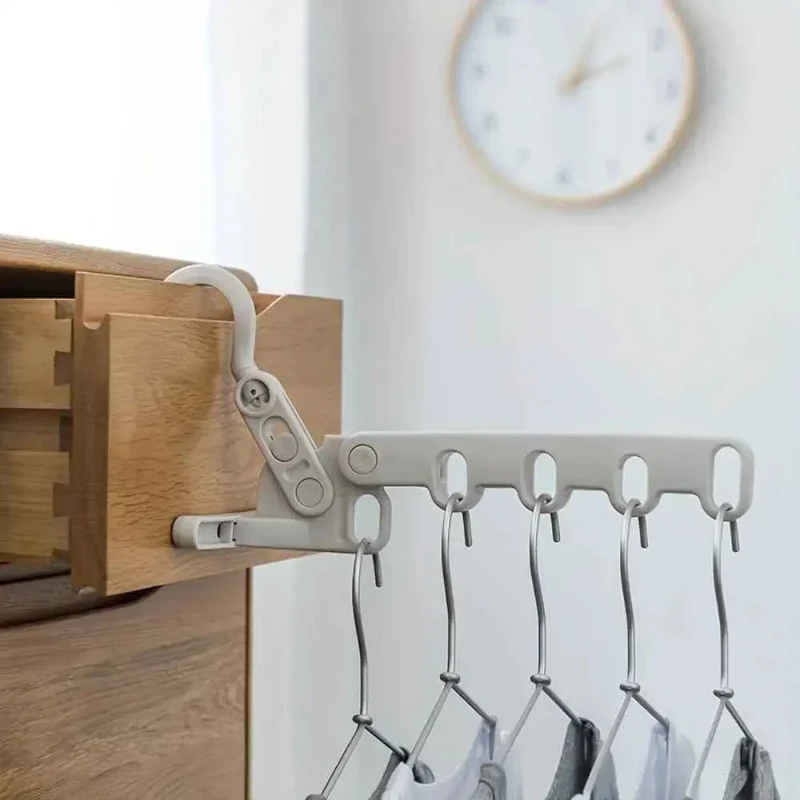 Cintre pour étendoir à linge multifonction gain de place