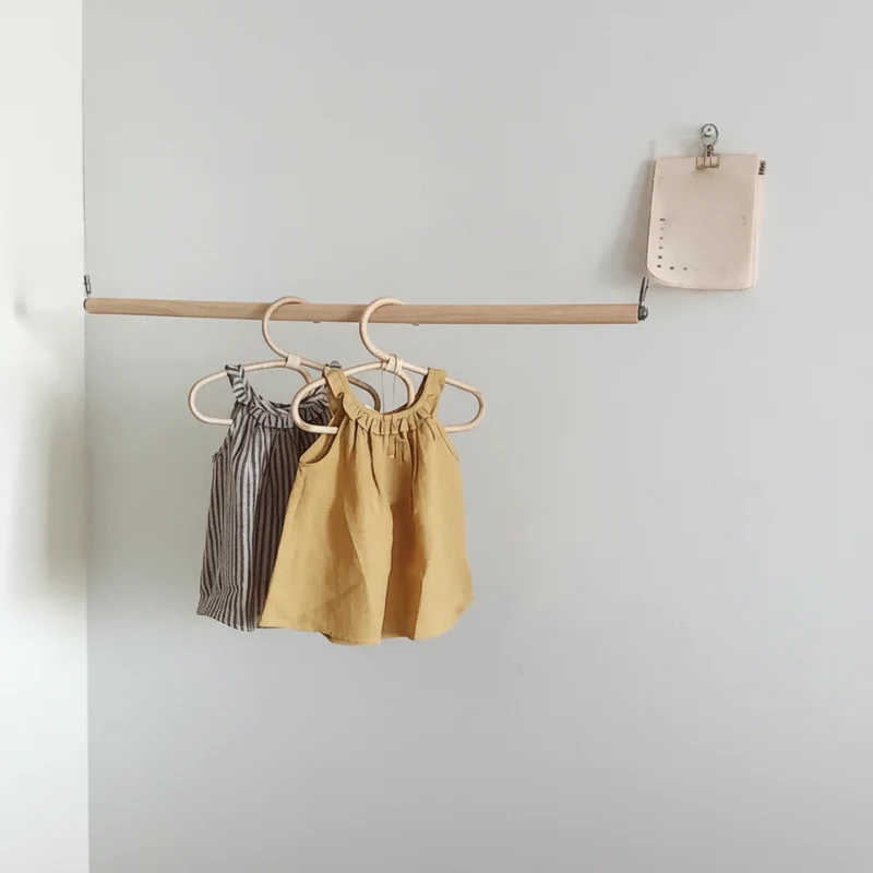 Cintre pour étendoir à linge en rotin naturel