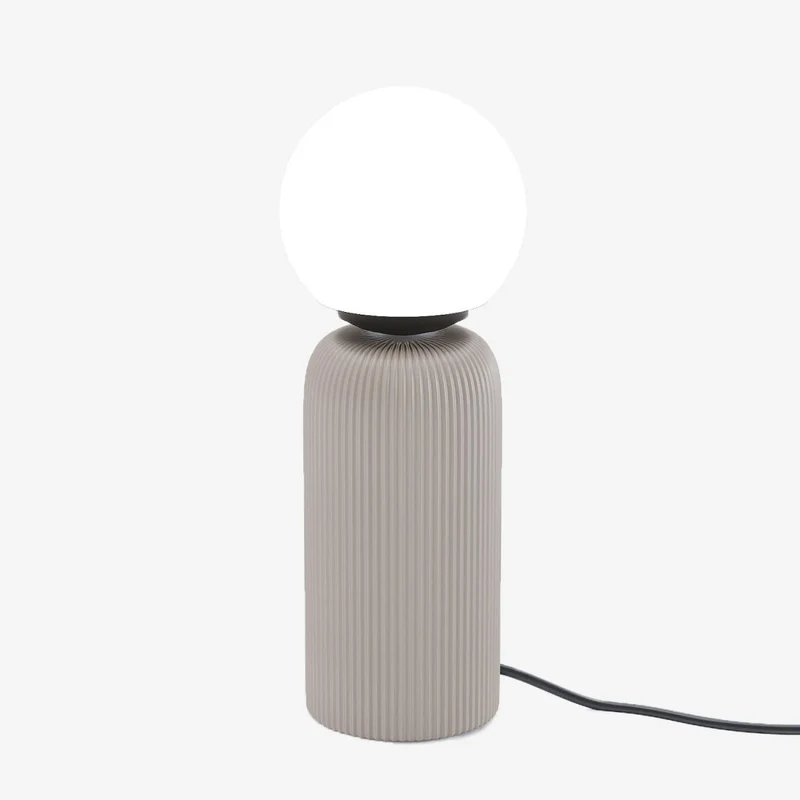 Lampe poser en c ramique couleur cr me globe de verre Gauguin