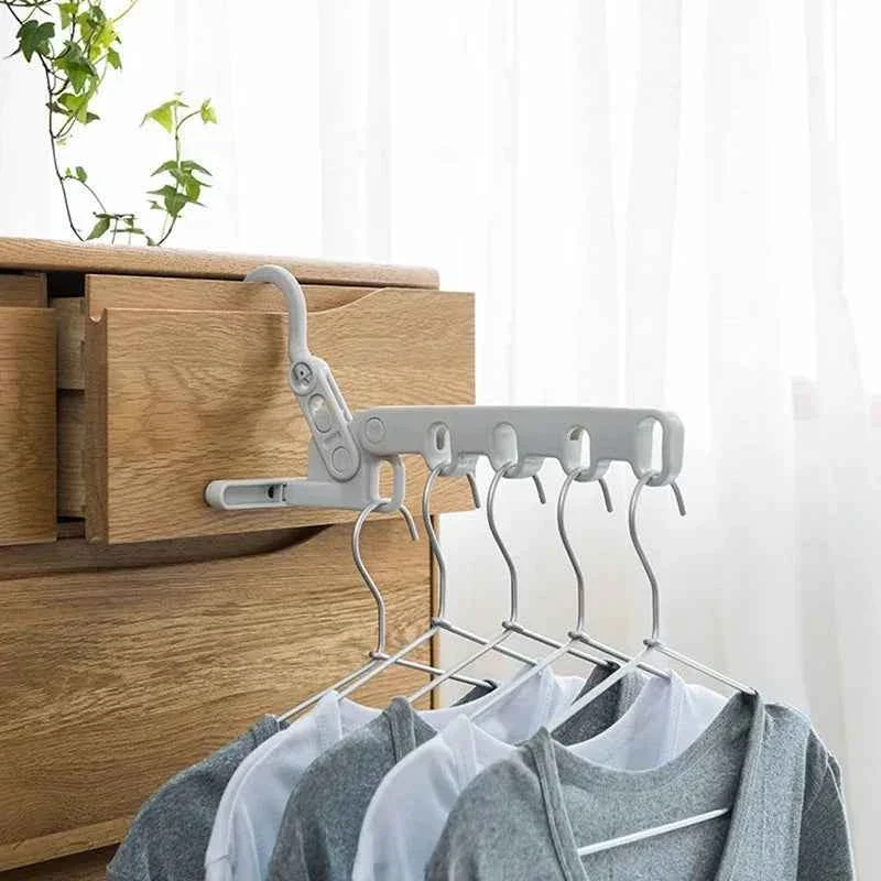 Cintre pour étendoir à linge pliable cinq trous