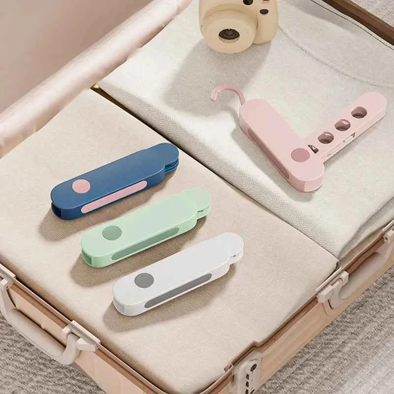 Cintre pour étendoir à linge pliable de voyage