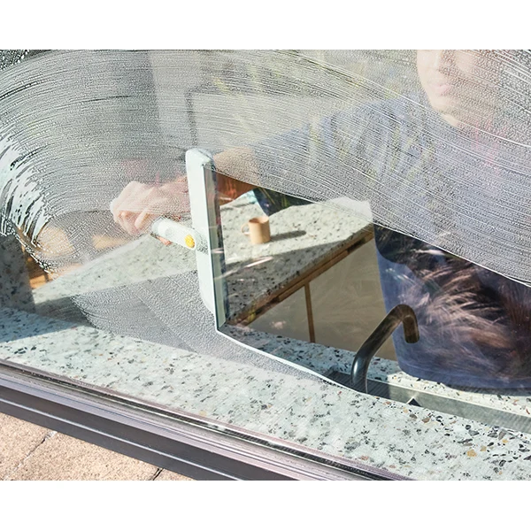 Raclette pour vitres avec microfibre 2 en 1 CleanTech Joseph Joseph