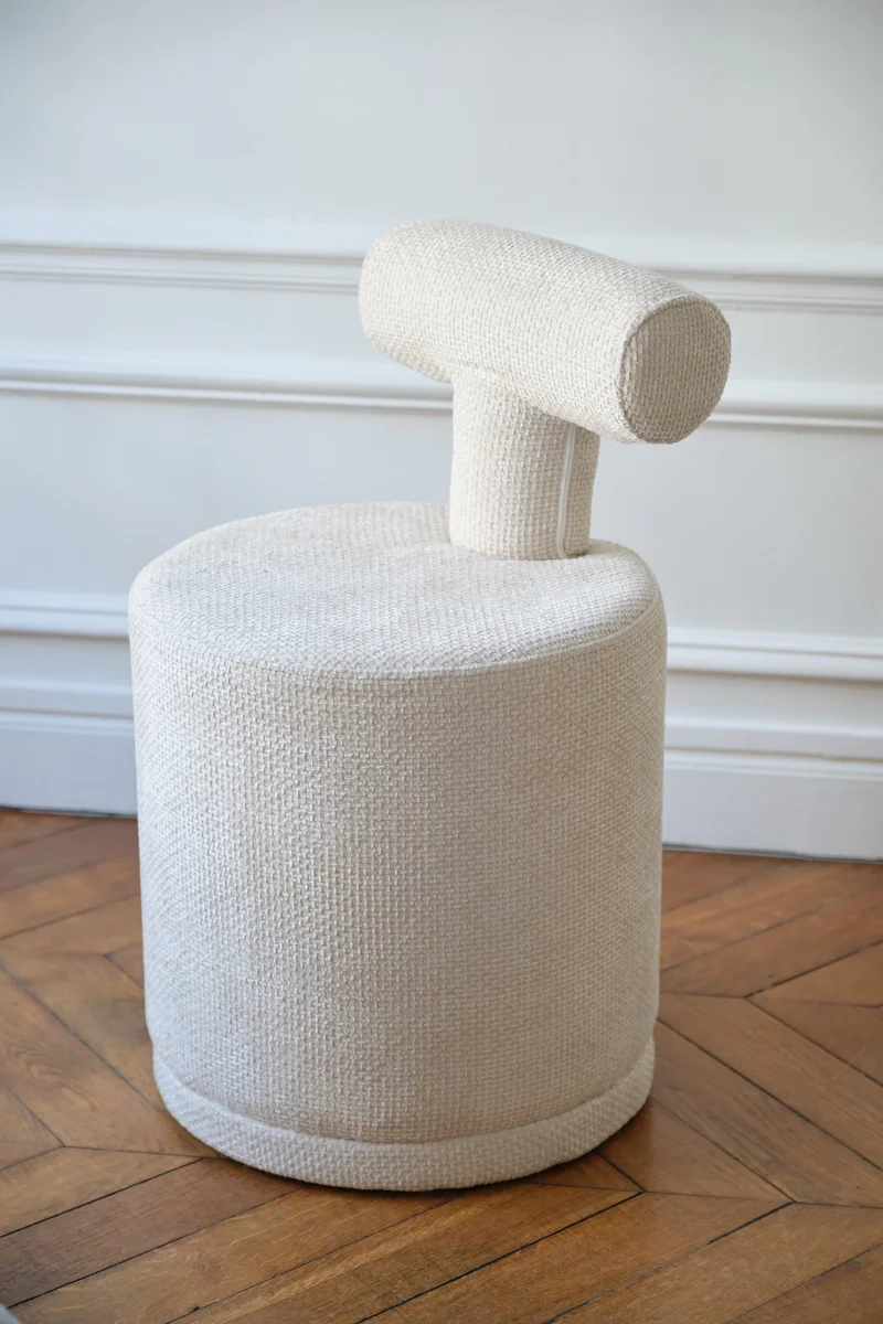 Tom Pouf avec dossier en tissu chenille blanc