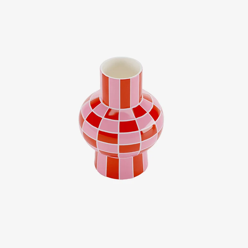 Vase c ramique motif damier Louvre