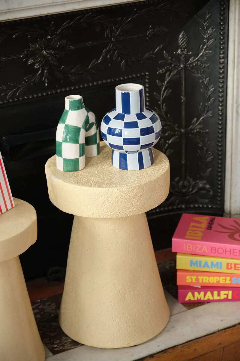 Vase c ramique motif damier bleu Louvre