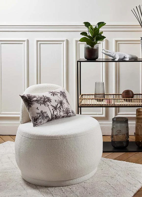 Fauteuil écru en tissu effet laine bouclée