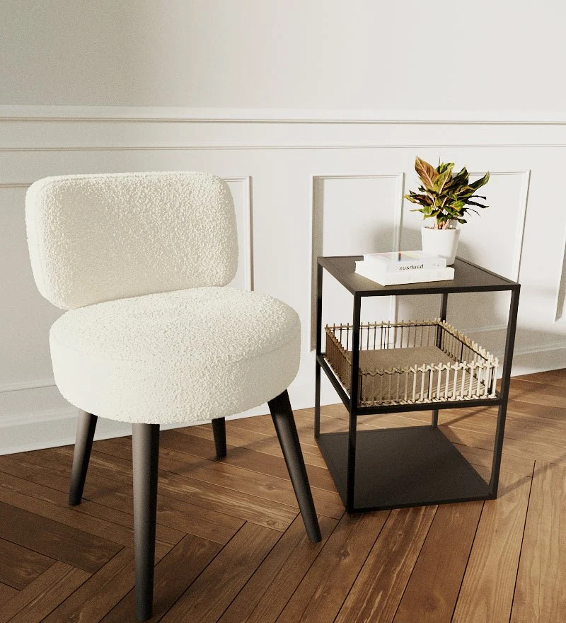 Table d’appoint noire en métal et bambou