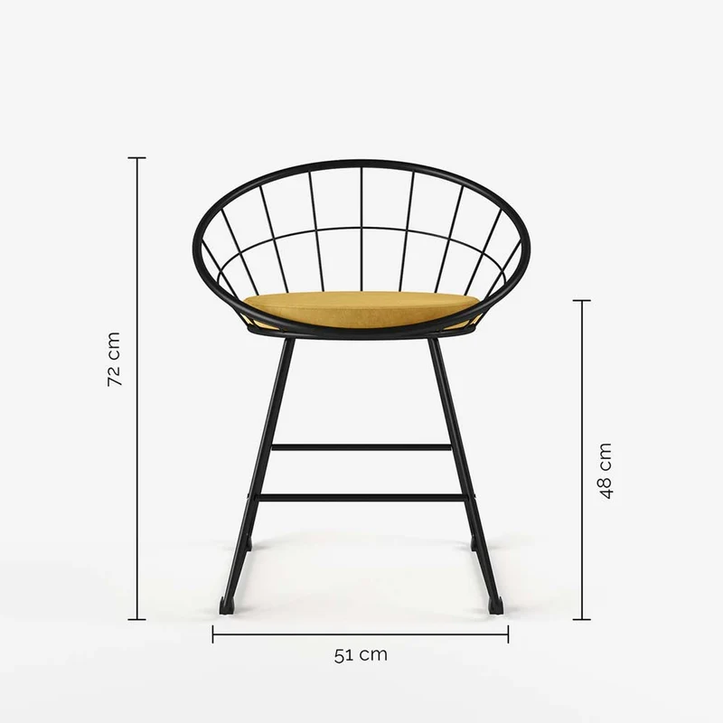 Chaise en métal noir et velours jaune moutarde