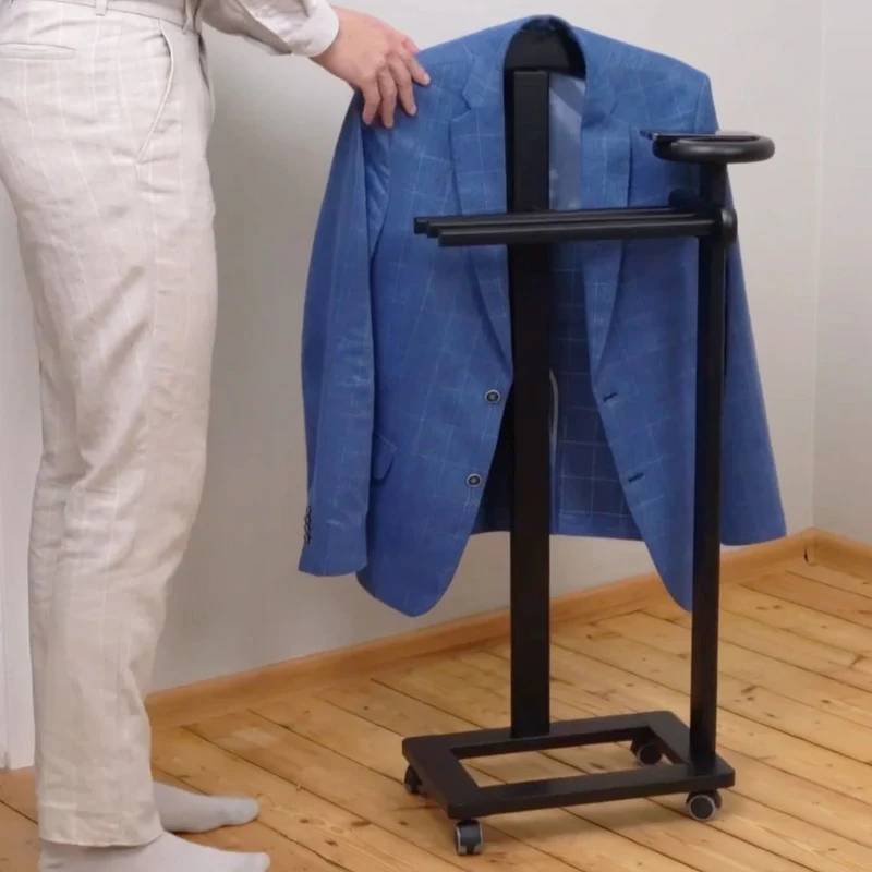 ARIT ANTIMO - Valet de Chambre, Valet de Nuit, Valet de Chambre Bois, Composé d'un cintre, de 3 porte-pantalons et d'une tablette de rangement, Noir