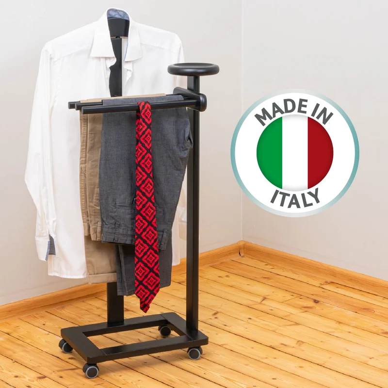Tatkraft Baron – Valet de chambre en hêtre noir, cintre, 3 porte-pantalons, tablette de rangement et roulettes