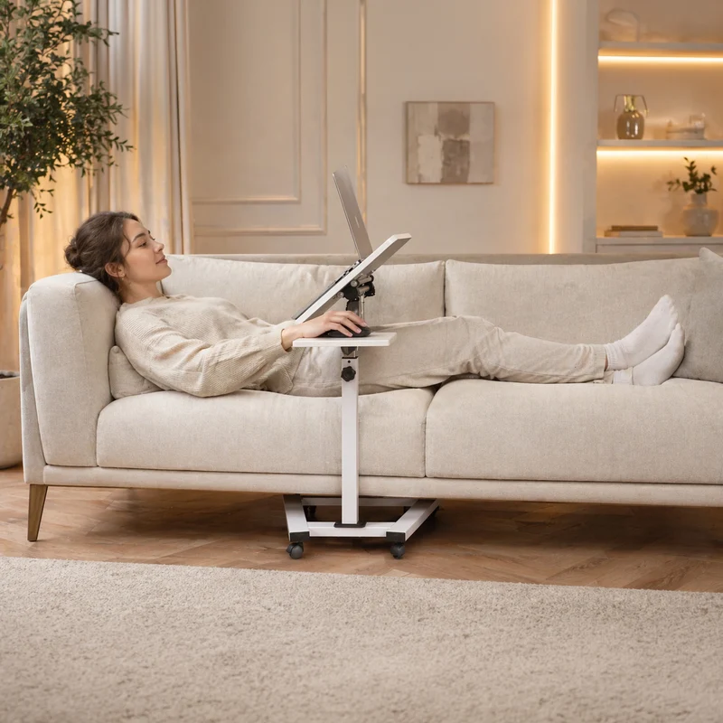 Tatkraft Like – Table réglable pour ordinateur portable sur roulettes, plateau inclinable, tablette pour souris, 67 × 70–99,5 × 52 cm, blanche