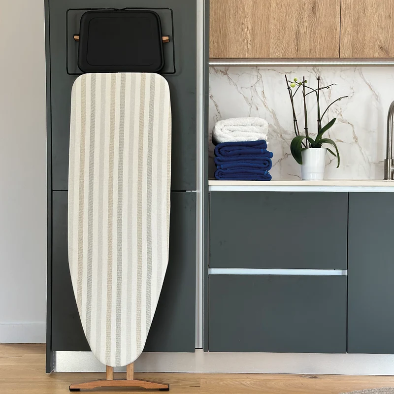 Table à repasser NUBAR en bois massif 130x47 cm hauteur réglable jusqu’à 92 cm avec repose-fer et support centrale vapeur