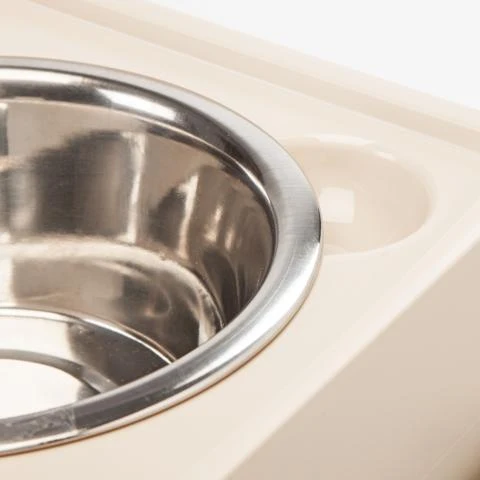Elevated Feeder with Airtight Storage - Medium