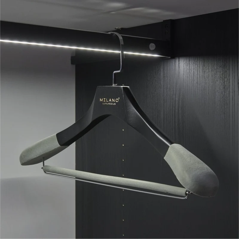 Milano Luxurious Chique grijs velvet kledinghanger met broeklat en zwarte haak