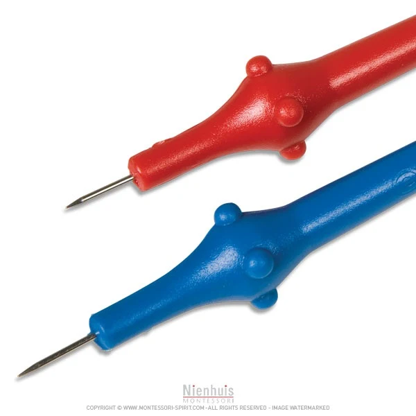 Poincon ergonomique 14 cm couleur aléatoire