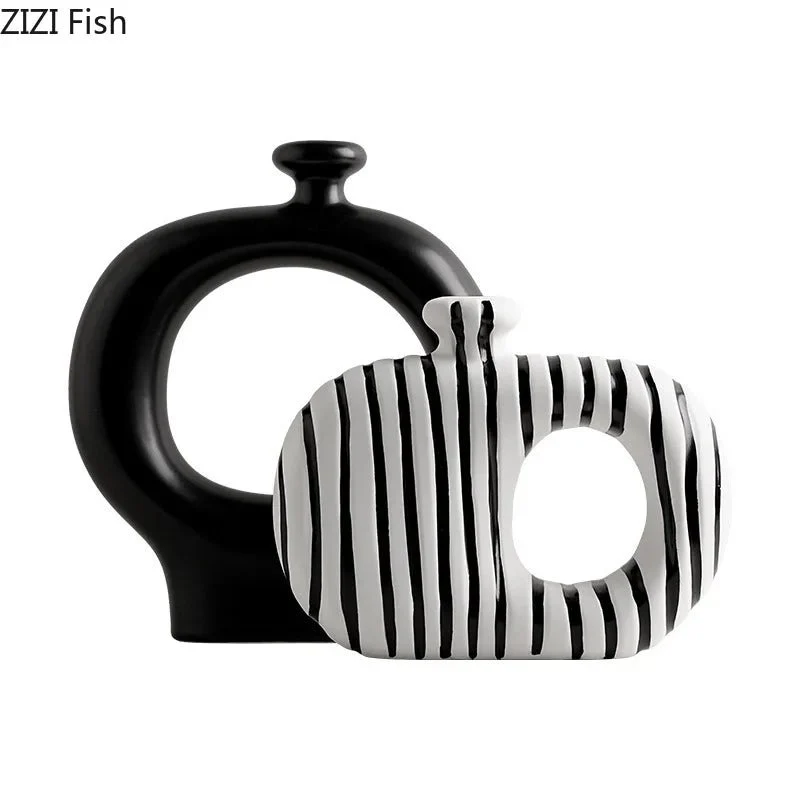 Vase en céramique à rayures zébrées