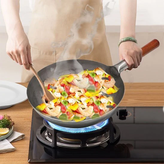 Poele wok pour une cuisson rapide