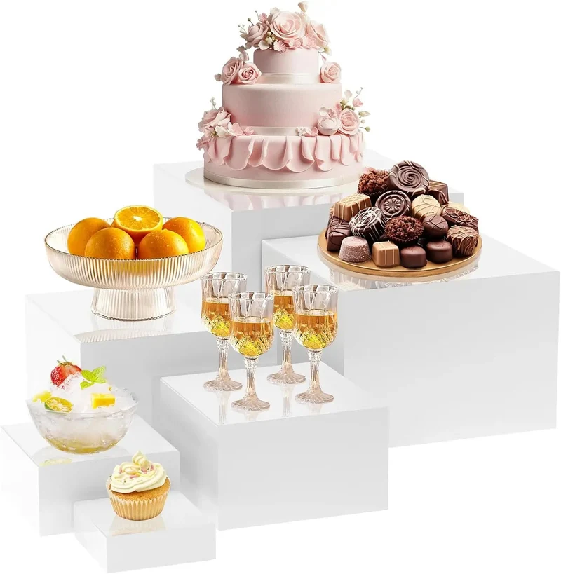 Présentoirs à gâteaux et desserts en forme de cube