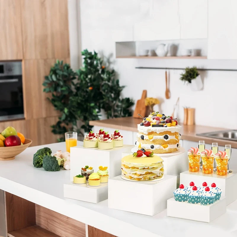 Présentoirs à gâteaux et desserts en forme de cube