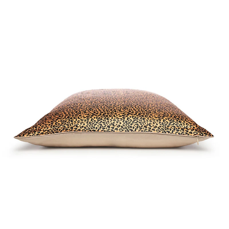 Taie d’oreiller en soie motif Léopard