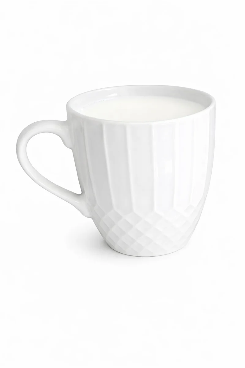 Tasse en porcelaine blanche