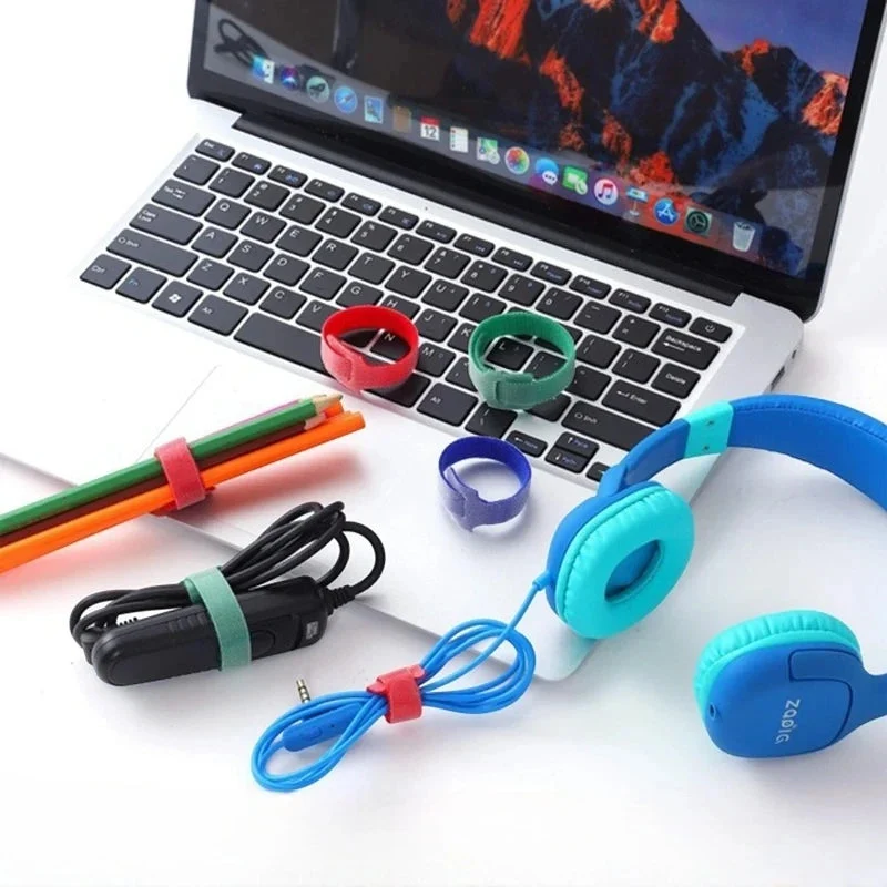 Attache cable en velcro