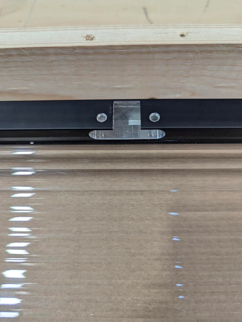 Porte à cadre aluminium avec verre trempée