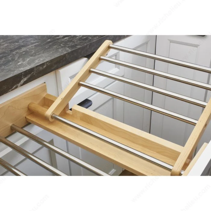 Séchoir en bois avec coulisses à fermeture amortie BLUM de Rev-A-Shelf