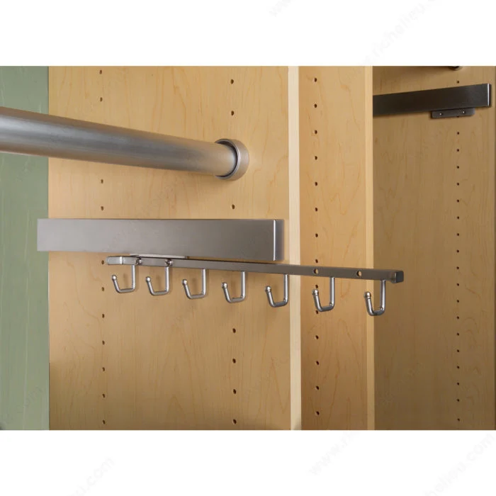 Support à ceintures coulissant Deluxe Rev-A-Shelf Sidelines