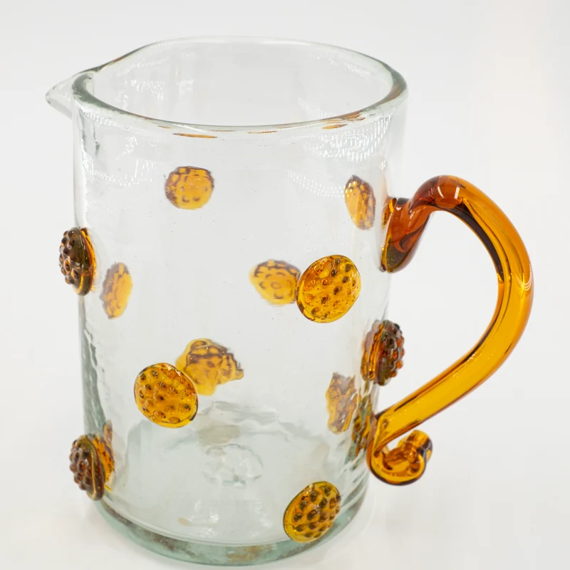 Pichet en verre à pastilles