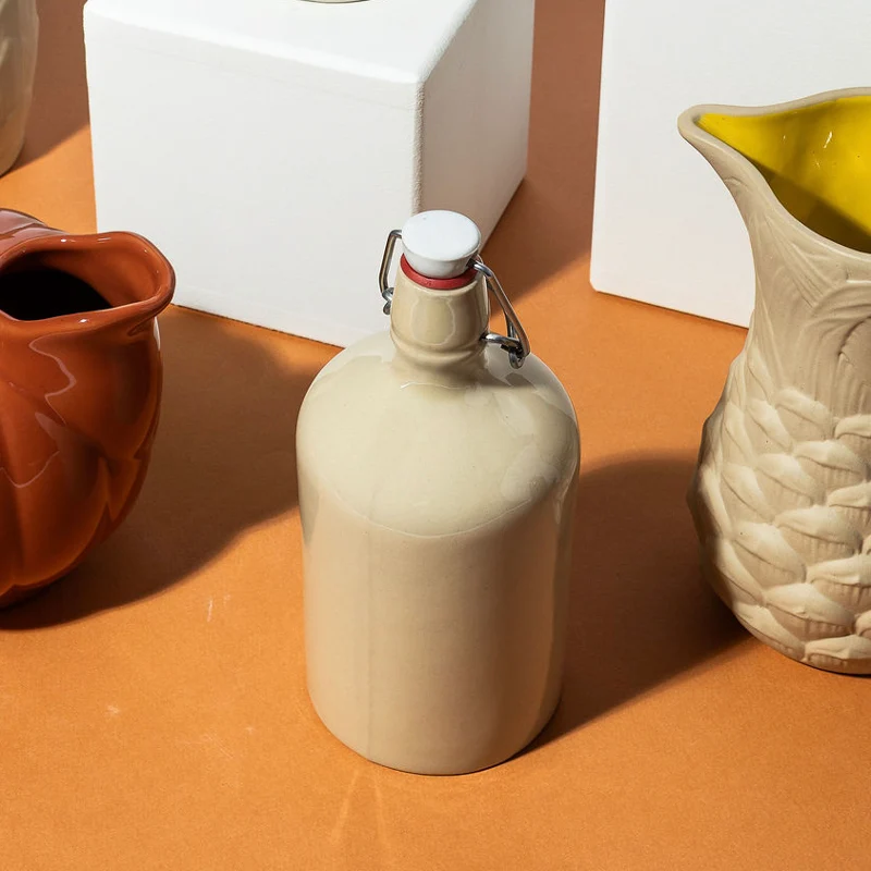 Bouteille avec fermeture en grès brut - 0,6 L