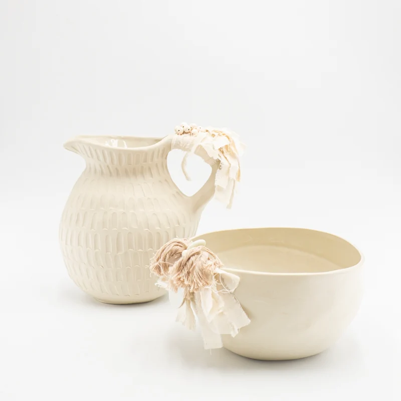 Cruche blanche perles blanches