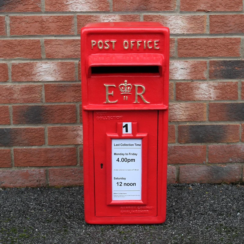 Briefkasten im Englischen Stil - Rot