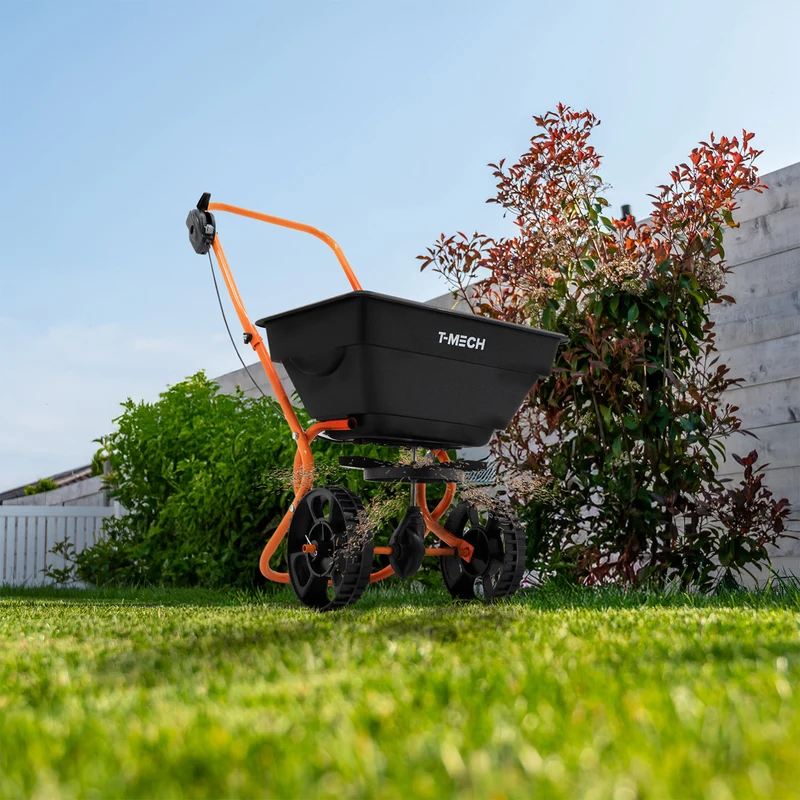 T-Mech Rasennivellierer und Rotationsstreuer 50cm – Orange