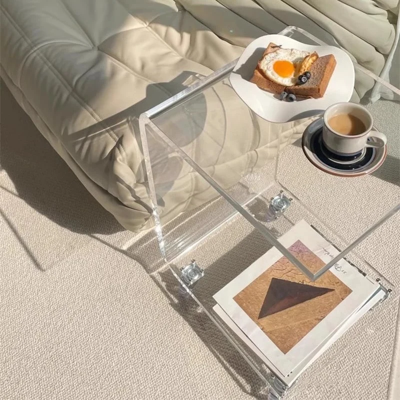 Table d'appoint en acrylique en forme de C avec roues