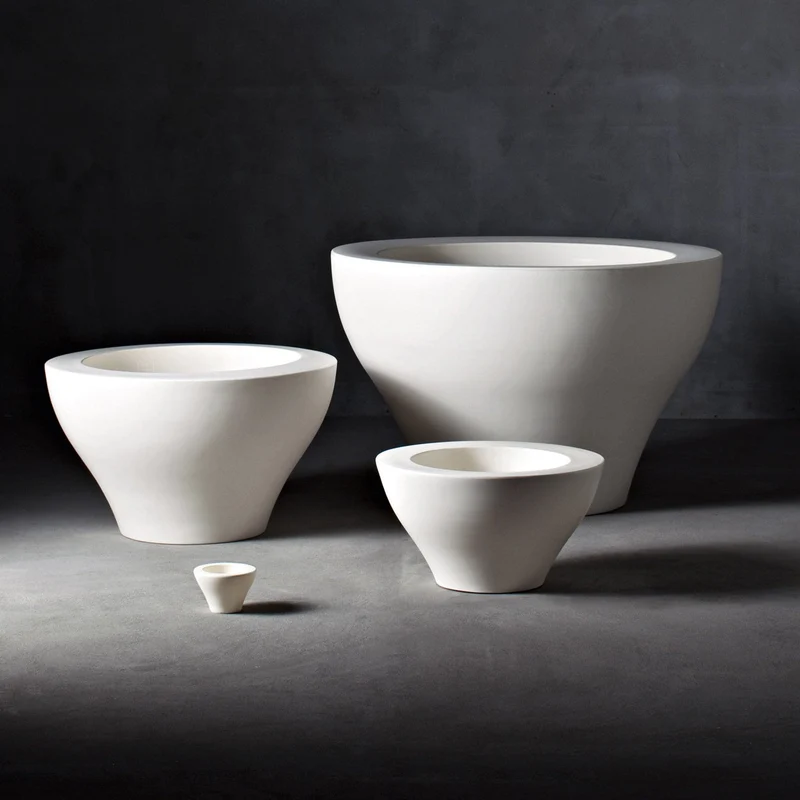 Outdoor Vase MING by Rodolfo Dordoni for Serralunga