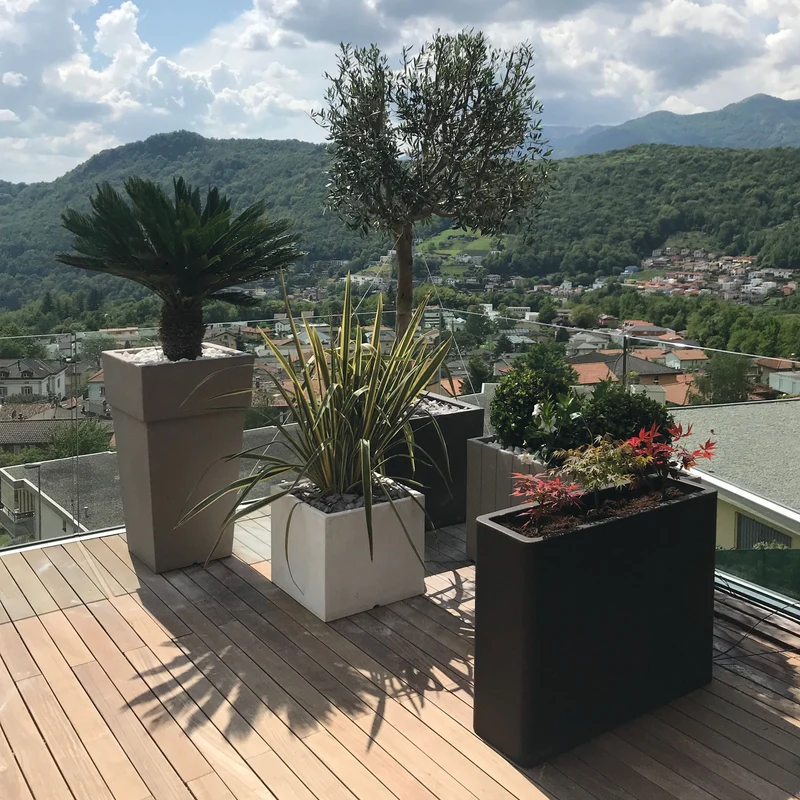 Outdoor Rectangular Vase O/E with Light by Serralunga