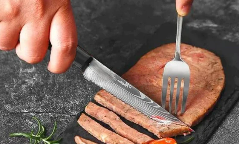 Coltelli da tavola lama 11 cm - blister 6 pezzi - confezione da 50 pz — DE LUCA Coltellerie