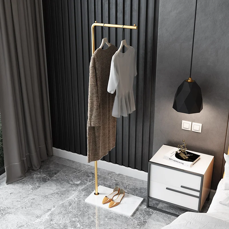 Valet Scandinave Moderne en Métal – Portant à Vêtements Multifonction sur Pied pour Costumes et Accessoires de Chambre