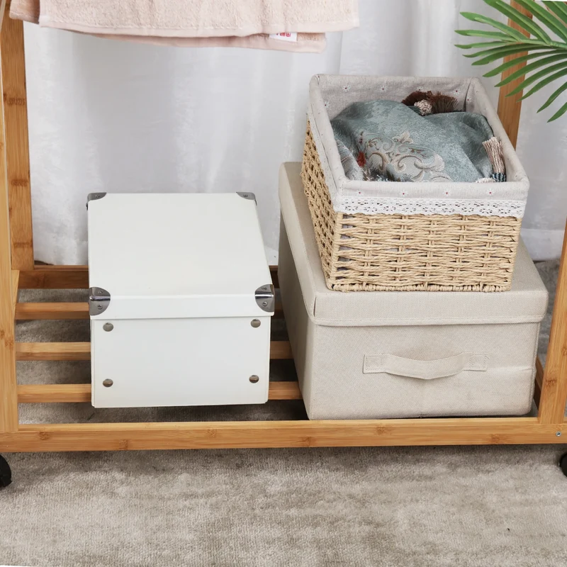 Portant à vêtements en bambou à double tringle avec étagères et roulettes