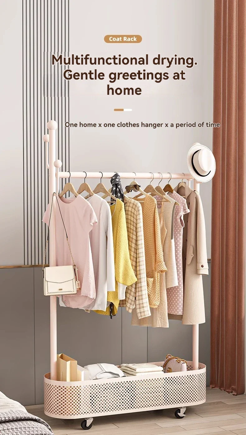 Portant domestique en fer forgé à roulettes — compact avec panier à linge