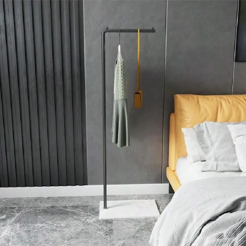 Portant sur pied simple — tige unique « light luxury »