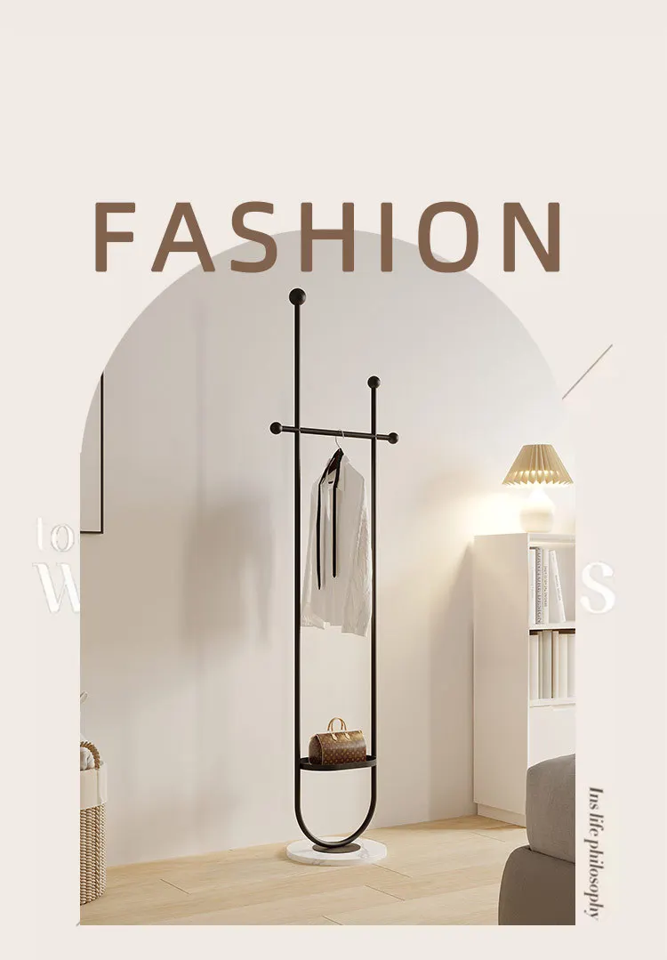 Portant sur pied portable — porte-vêtements et chapeaux moderne pour chambre ou présentation en boutique