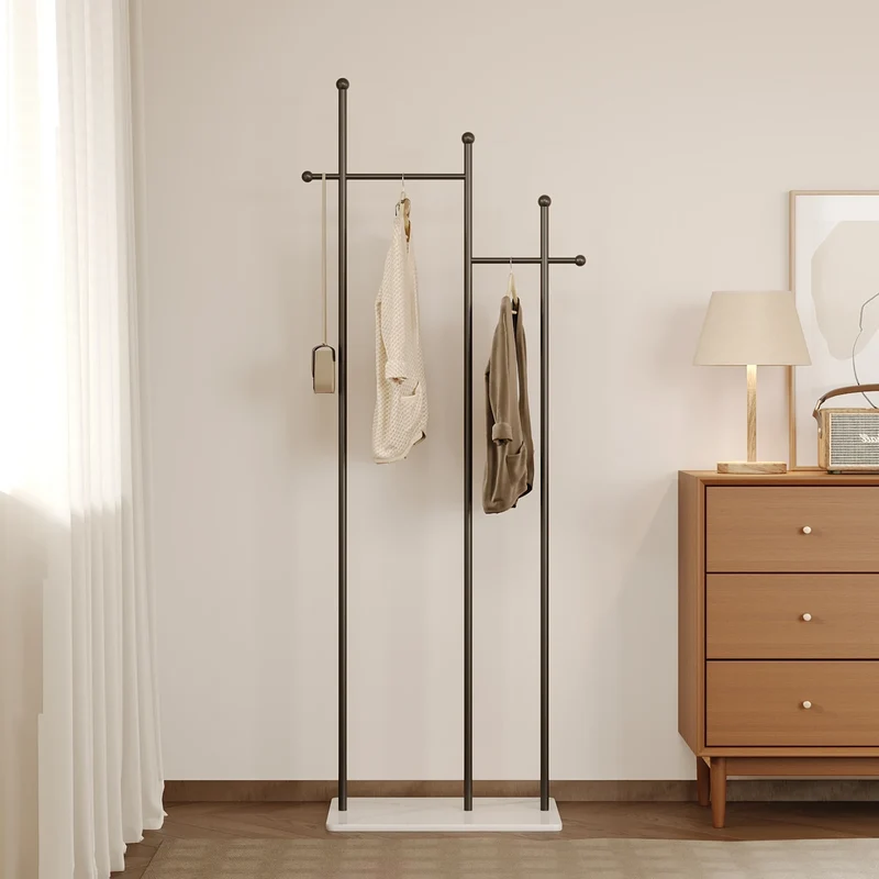 Portant vertical scandinave — porte-manteaux métal gain de place (salon/chambre/bureau)