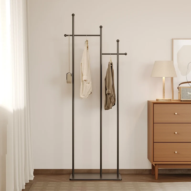 Portant vertical scandinave — porte-manteaux métal gain de place (salon/chambre/bureau)