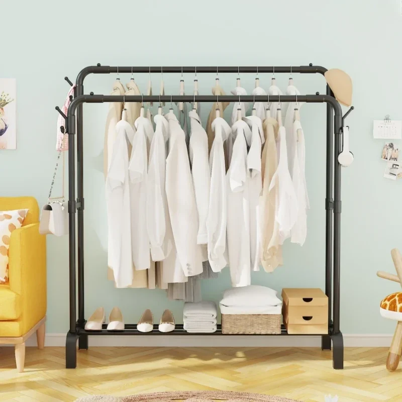 Portant en métal sur pied — double barre amovible, gain de place avec crochets et roulettes