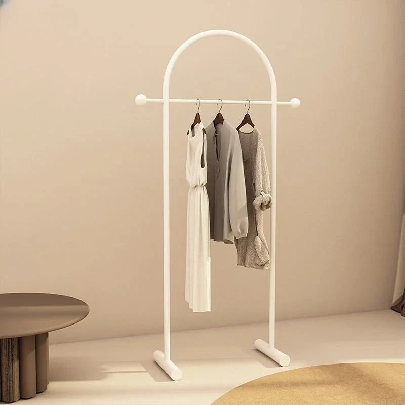 Penderie d’angle sur mât — rangement suspendu pour chambre, structure en acier inoxydable