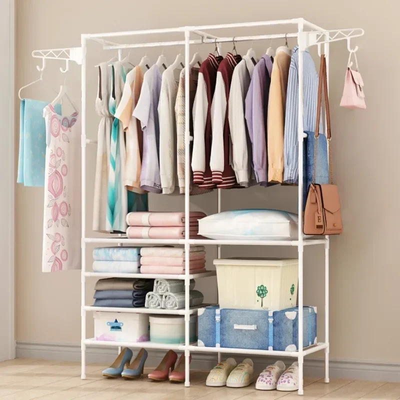 Portant au sol à double ou triple tringle — étagère à chaussures et crochets latéraux